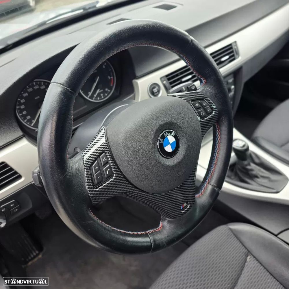 BMW 320 d Pack M - 11