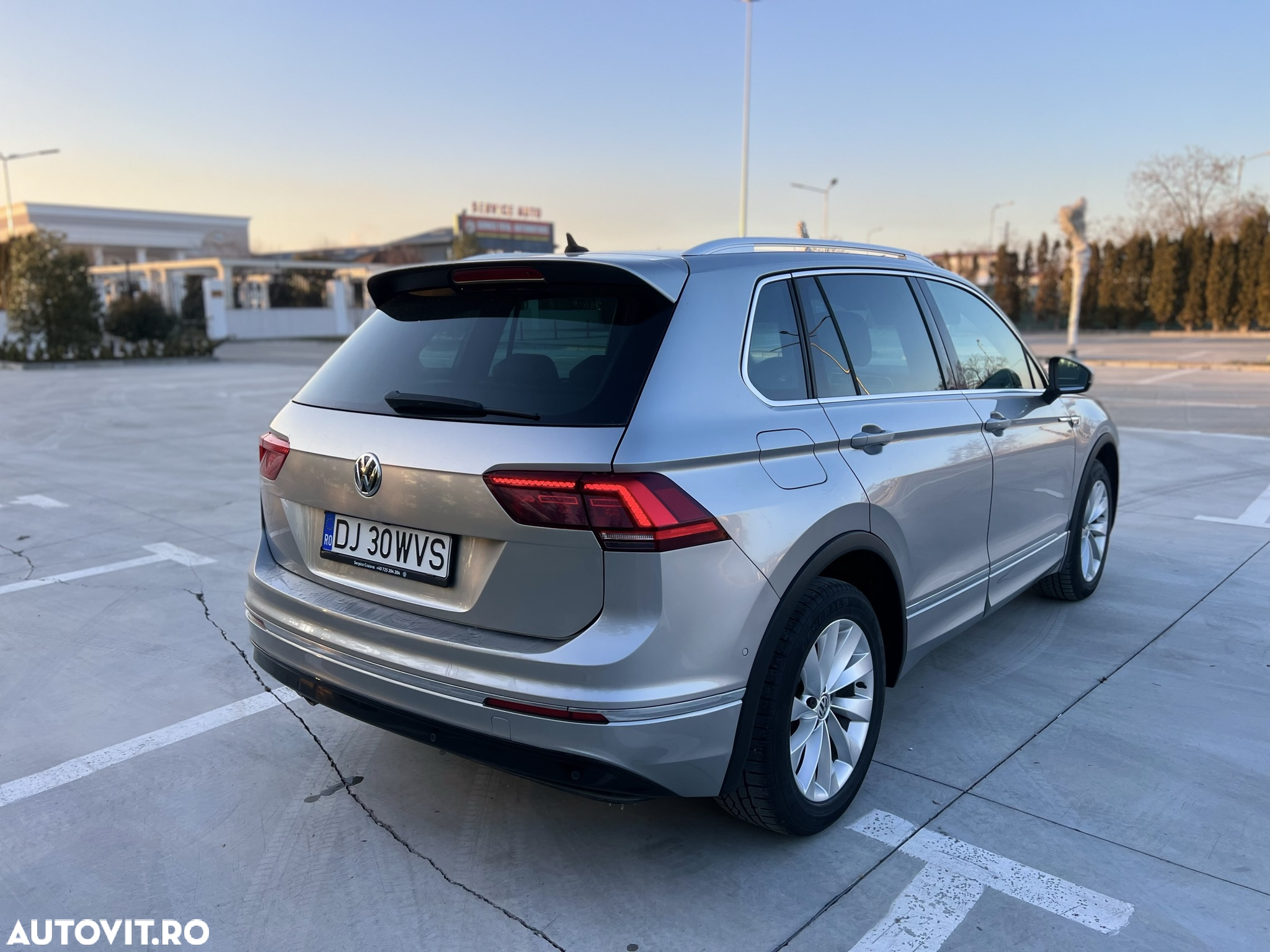 Volkswagen Tiguan - 8