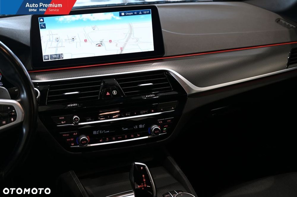 BMW Seria 5 520i mHEV - 8