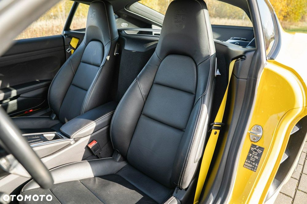 Porsche 718 Cayman - 18