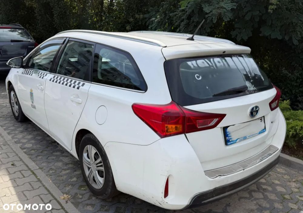 Toyota Auris - 4