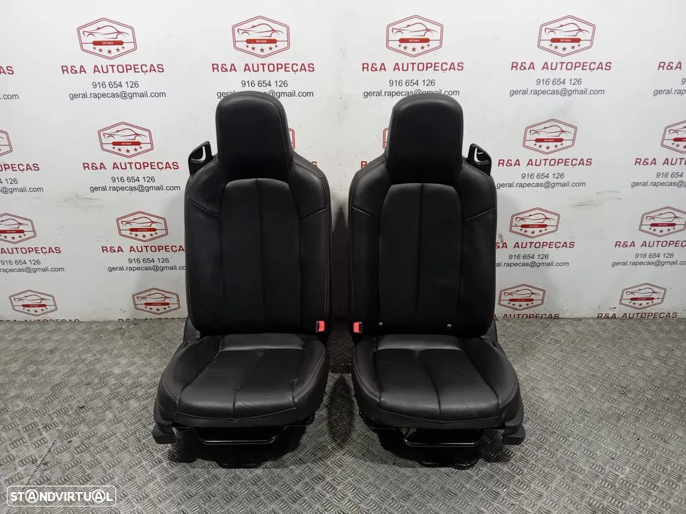 Conjunto de Bancos Mazda MX-5 NC em Pele Original - 1