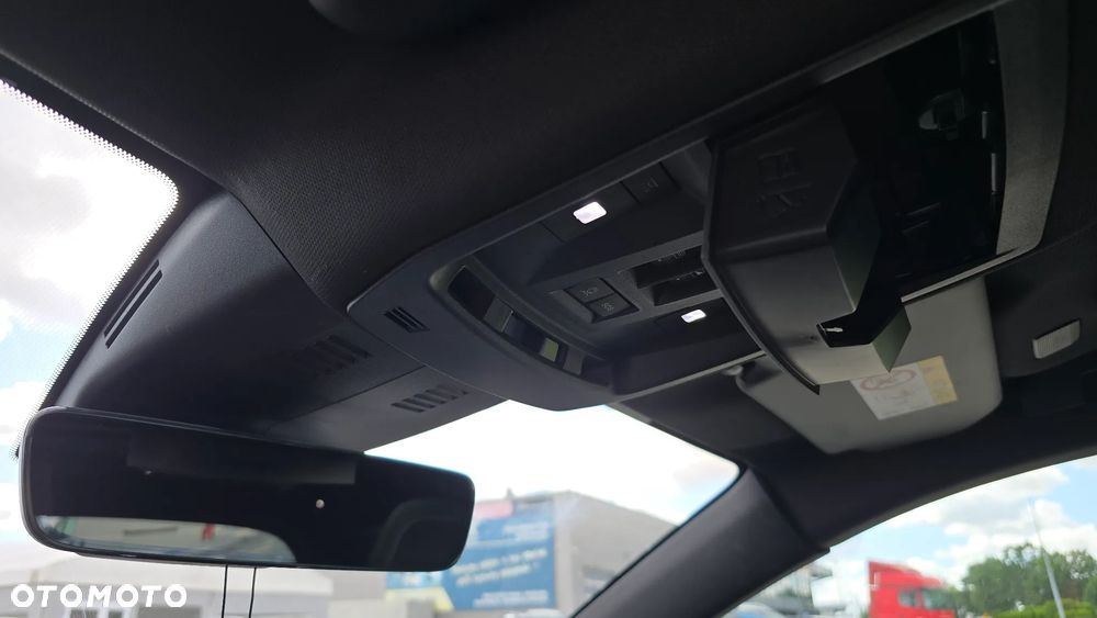Peugeot 5008 1.2 PureTech mHEV GT S&S e-DCS6 - 26
