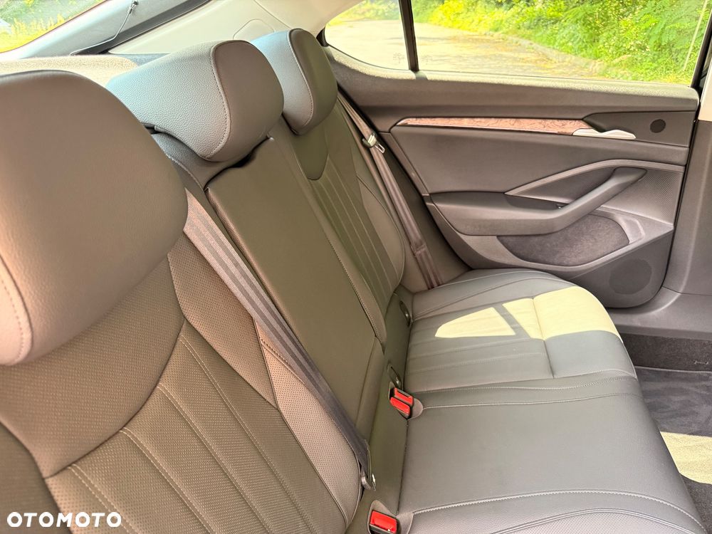 Skoda Superb 2.0 TDI SCR 4x4 L&K DSG - 20