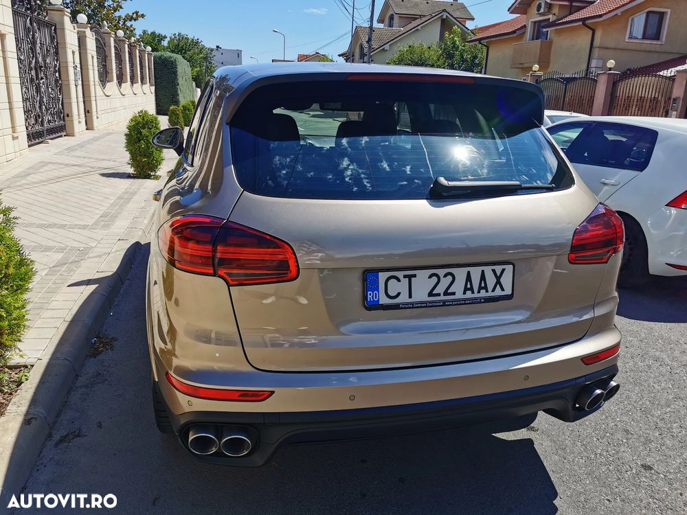 Porsche Cayenne 4.2 L S - 6