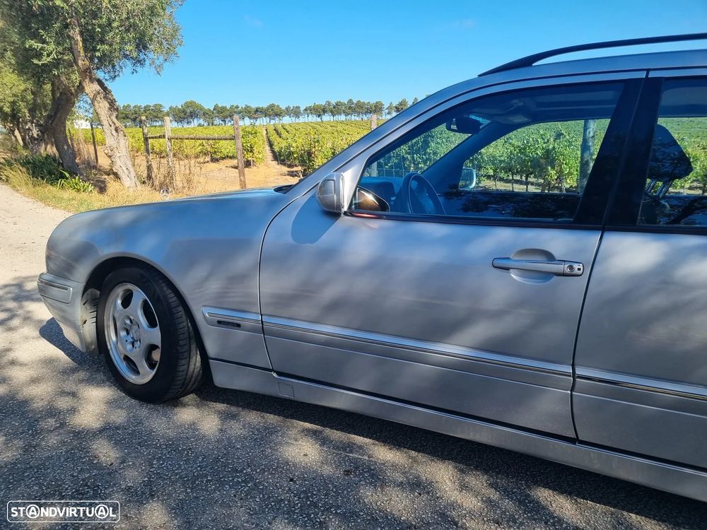 Mercedes-Benz E 200 - 12