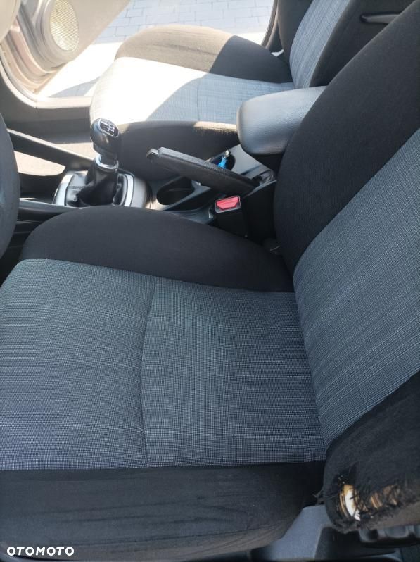 Kia Ceed - 12