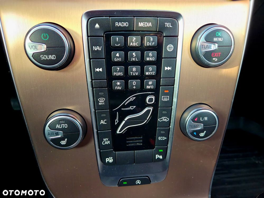 Volvo V40 Cross Country D4 Geartronic Summum - 19