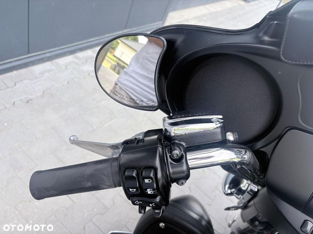 Harley-Davidson Touring Street Glide - 18