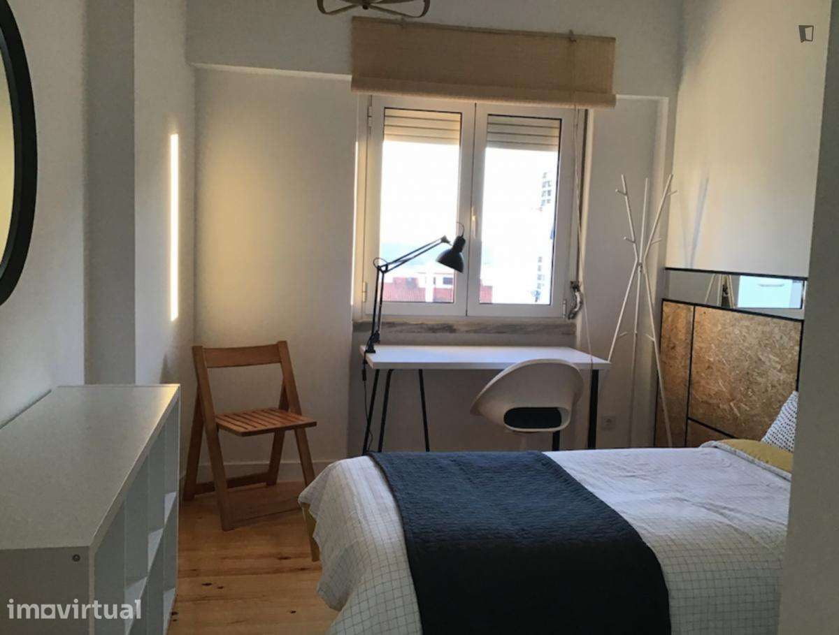 Quarto - localizado em Restelo Lisbon - Grande imagem: 2/6