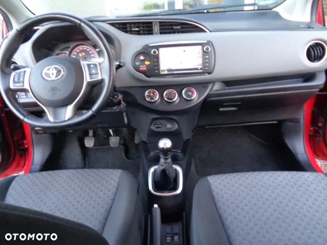 Toyota Yaris 1.33 Premium EU6 - 12