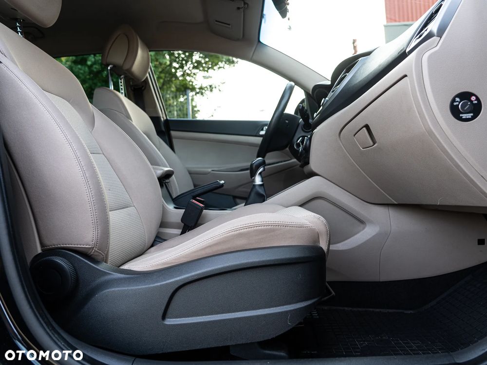 Hyundai Tucson 1.7 CRDI BlueDrive Comfort 2WD - 25