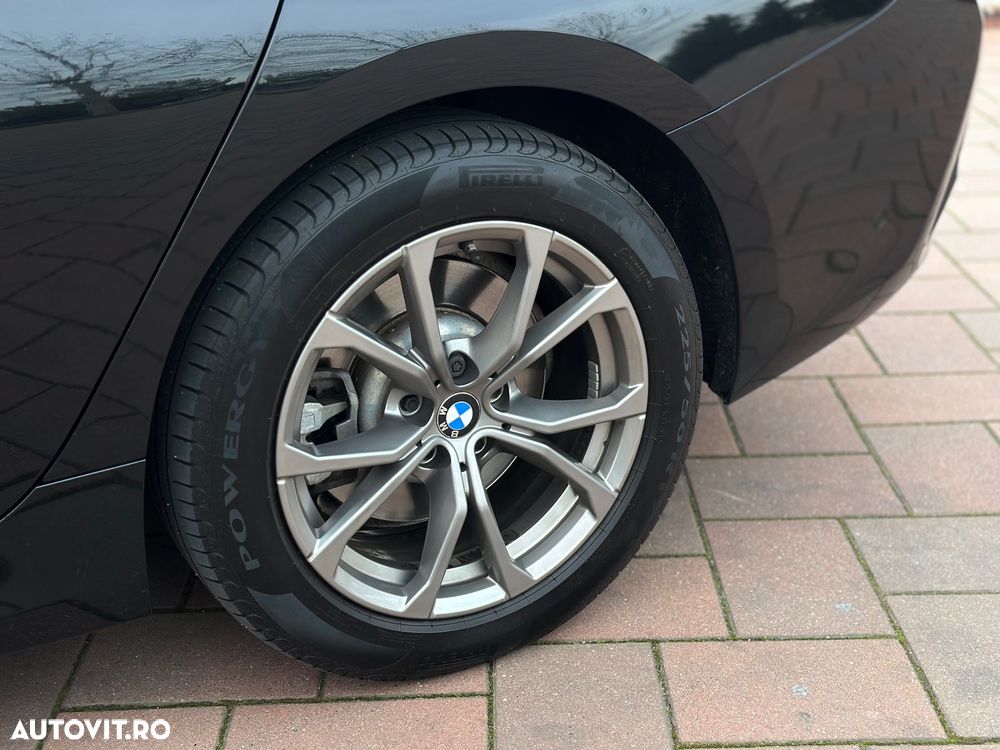 BMW Seria 3 330e Aut. - 40