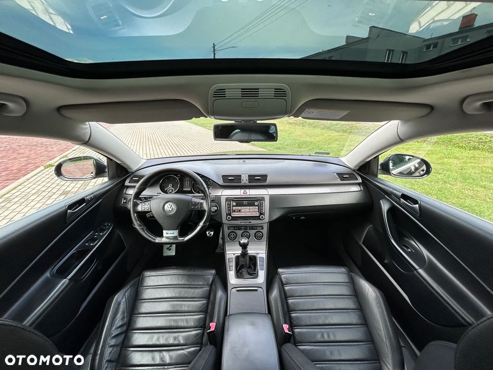 Volkswagen Passat Variant 2.0 TDI DPF R-Line Edition Plus - 12