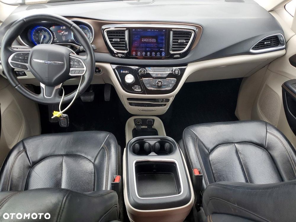 Chrysler Pacifica - 7