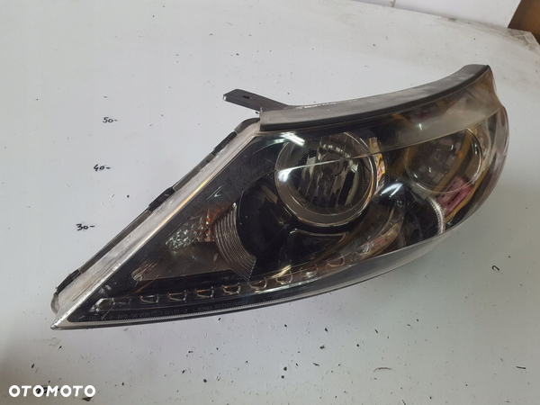 KIA SPORTAGE 3 III 10-13r LAMPA XENON LED LEWA PRZÓD ANGLIK
