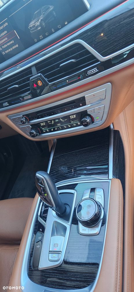 BMW Seria 7 740d xDrive mHEV - 13