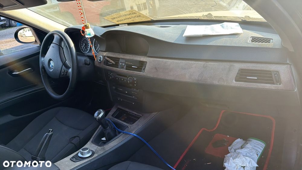BMW Seria 3 320i - 10