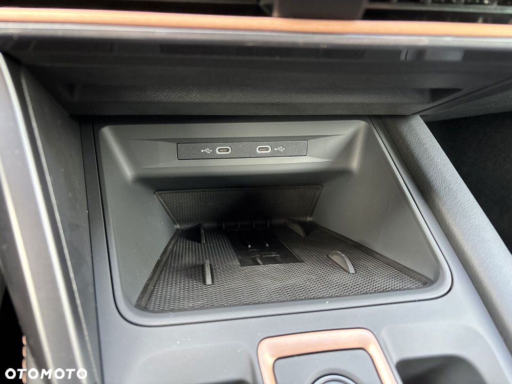 Cupra Leon Sportstourer 2.0 TSI 4Drive VZ DSG - 40
