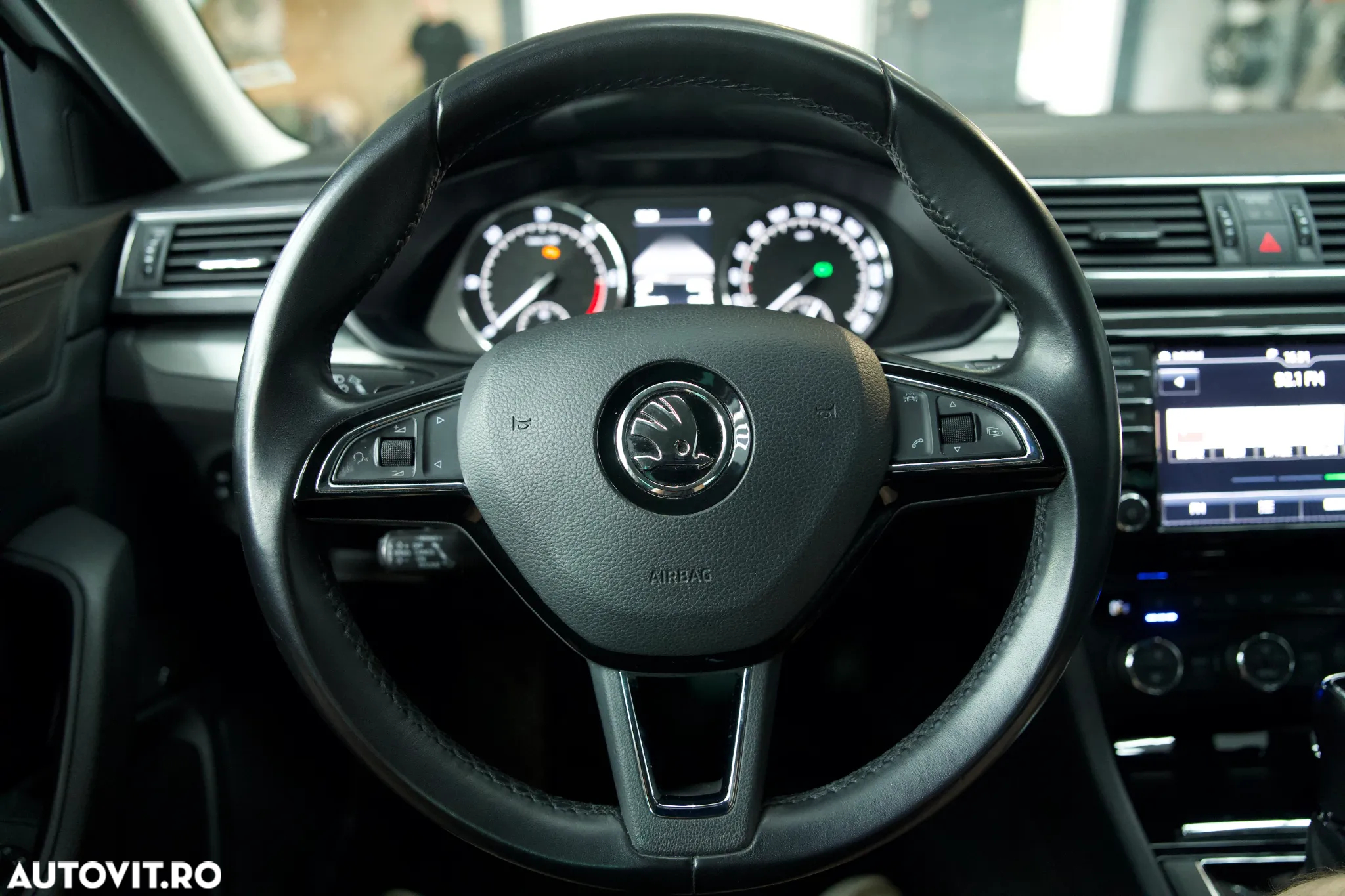 Skoda Superb 2.0 TDI DSG Style - 19
