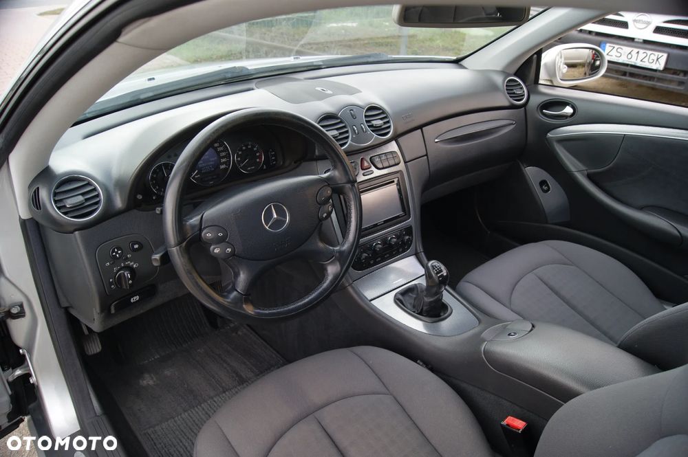 Mercedes-Benz CLK 240 Avantgarde - 12
