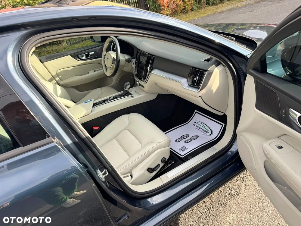 Volvo S60 T6 AWD Momentum Pro - 11