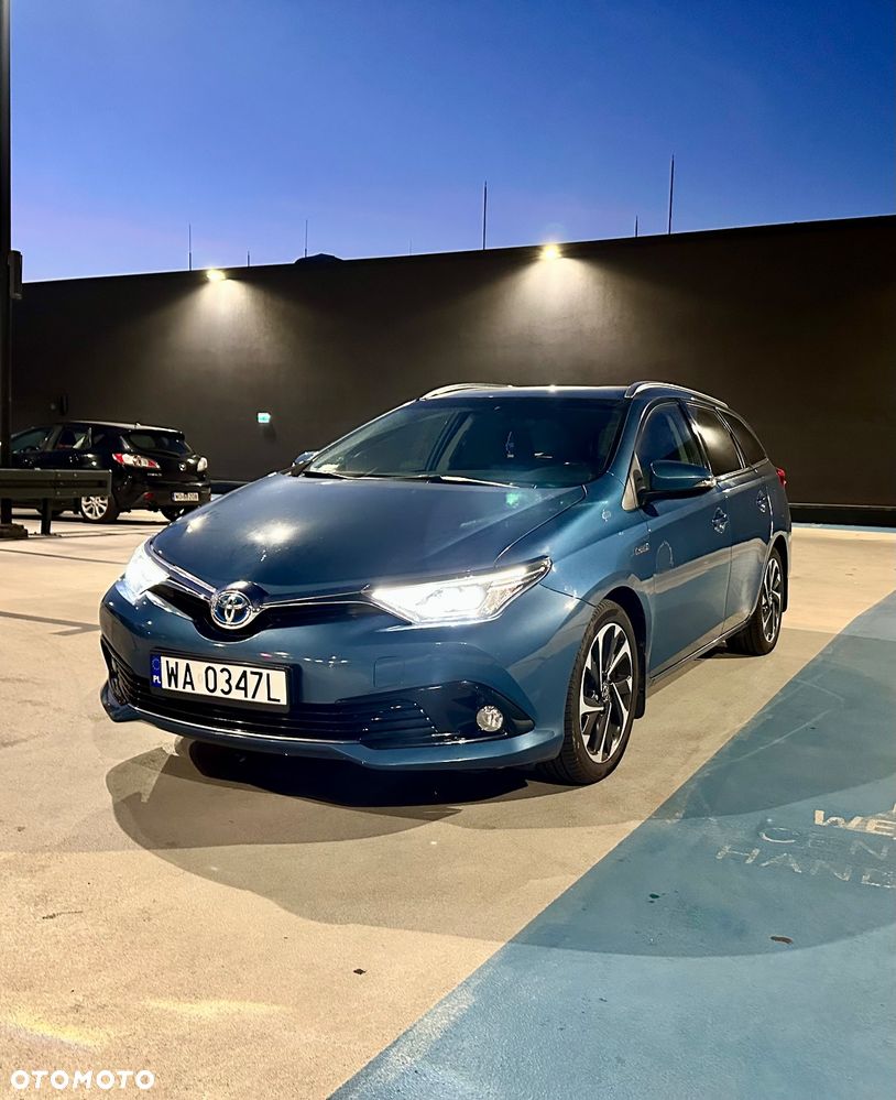 Toyota Auris 1.8 HSD Luna - 1