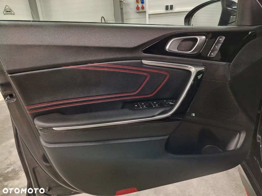 Kia ProCeed 1.6 T-GDI GT DCT - 21