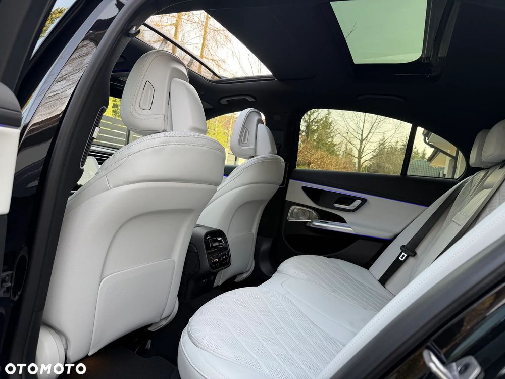 Mercedes-Benz Klasa E 220 d mHEV Exclusive 9G-Tronic - 17