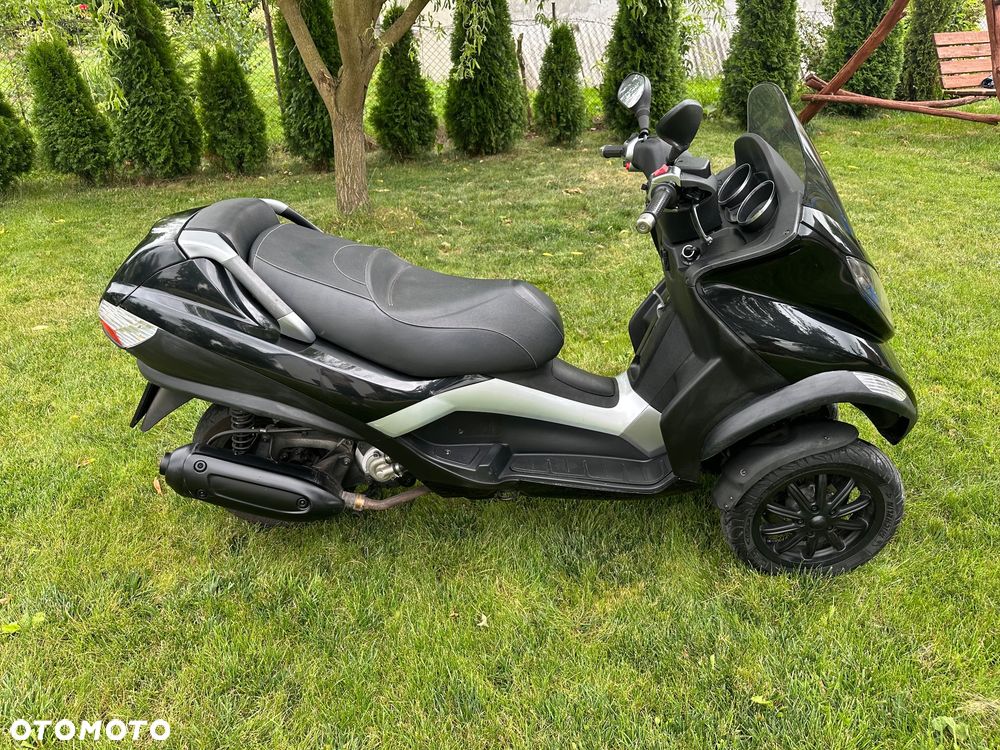 Piaggio MP-3 - 4