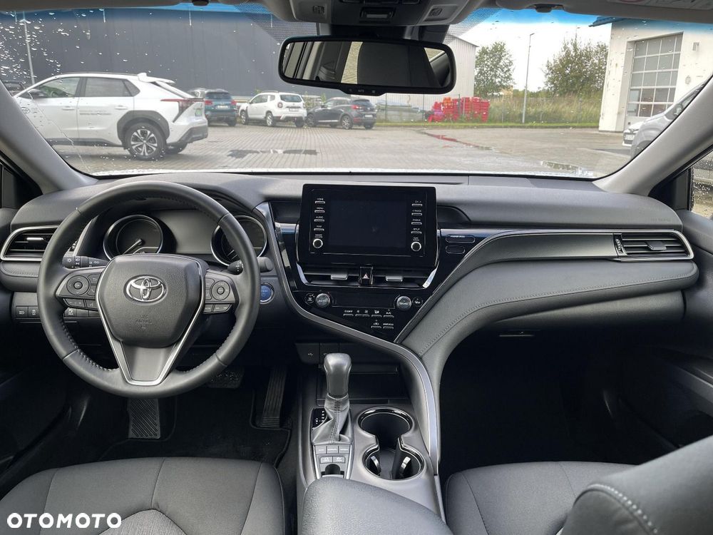 Toyota Camry - 10
