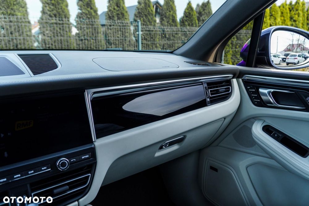 Porsche Macan Standard - 30