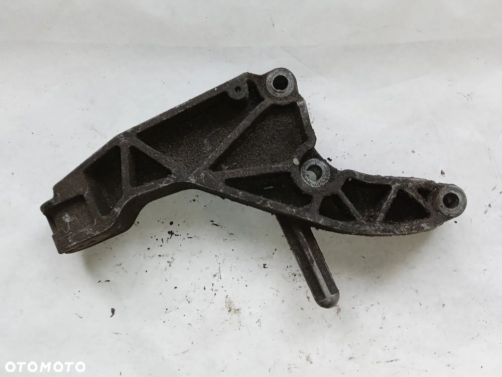 ŁAPA WSPORNIK OPEL ASTRA H 24459824 - 2