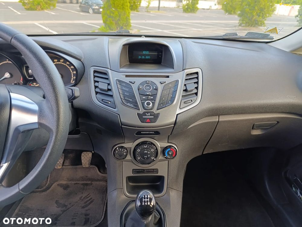 Ford Fiesta 1.5 TDCi Ambiente - 18