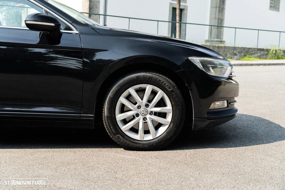 VW Passat Variant 1.6 TDI Confortline DSG - 33