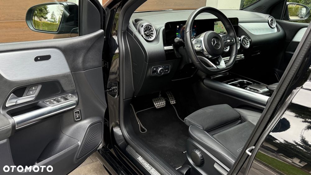 Mercedes-Benz Klasa B 250 e 8G-DCT AMG Line - 31