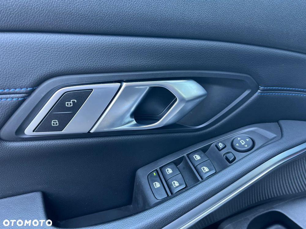 BMW Seria 3 320d mHEV M Sport sport - 17