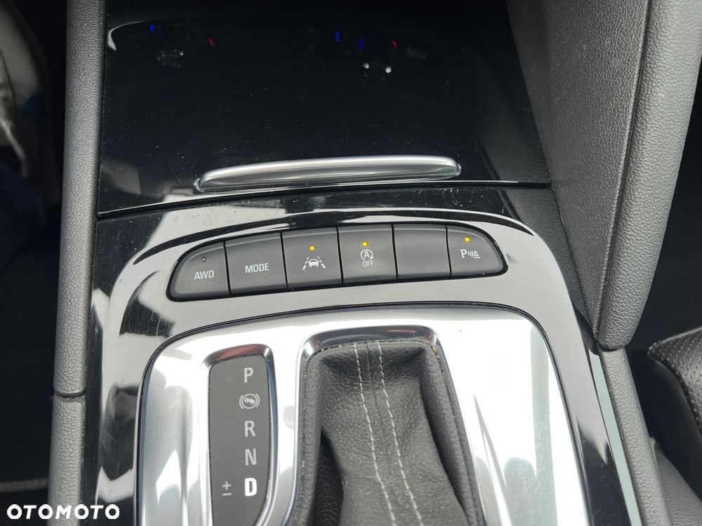 Opel Insignia 2.0 T 4x4 GSi + S&S - 25