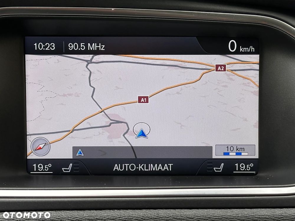 Volvo V40 D2 Summum - 34