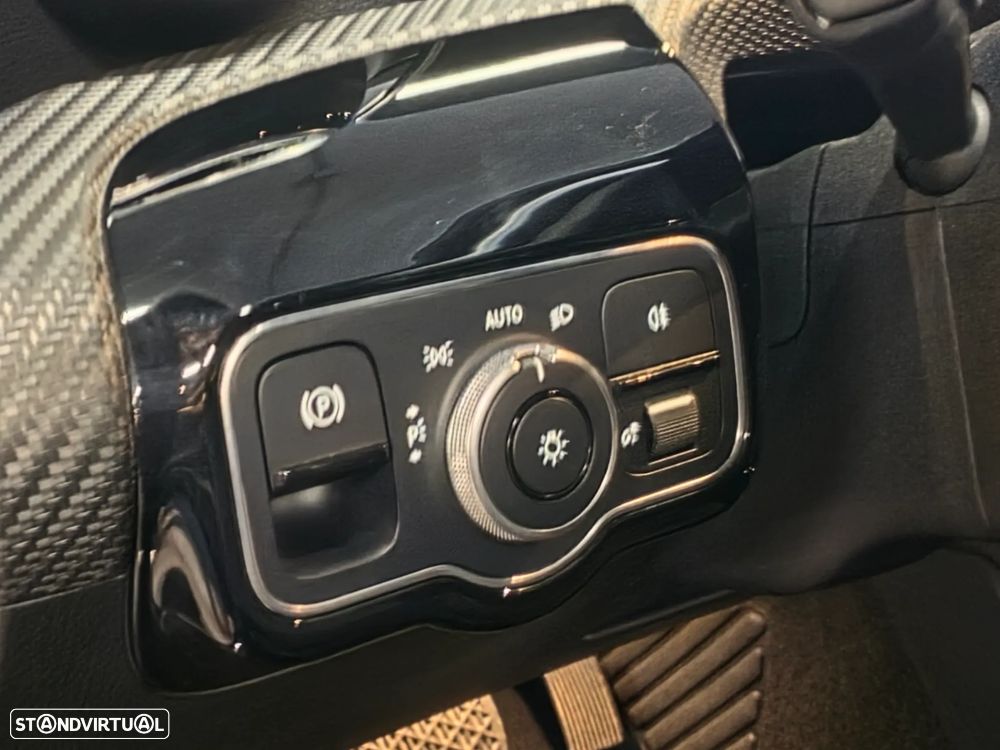 Mercedes-Benz A 250 e 8G-DCT Progressive - 34