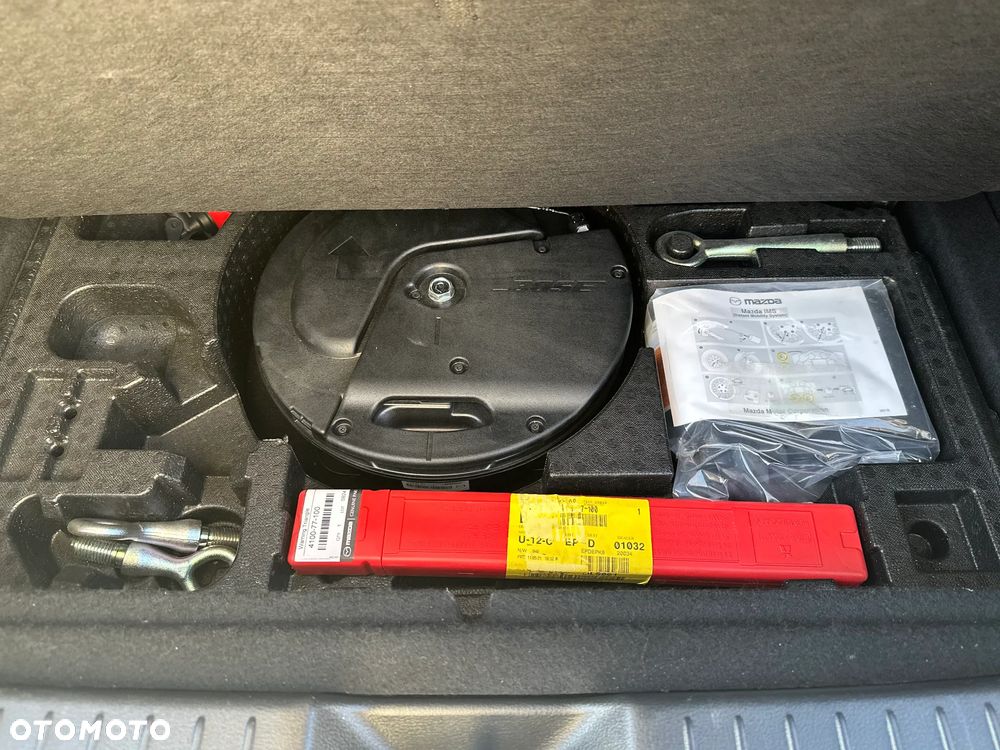 Mazda CX-30 2.0 mHEV Hikari 2WD - 19