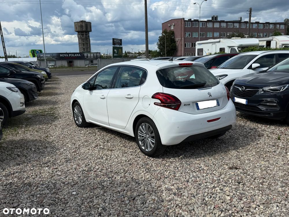 Peugeot 208 PureTech 110 Stop & Start EAT6 Allure - 3