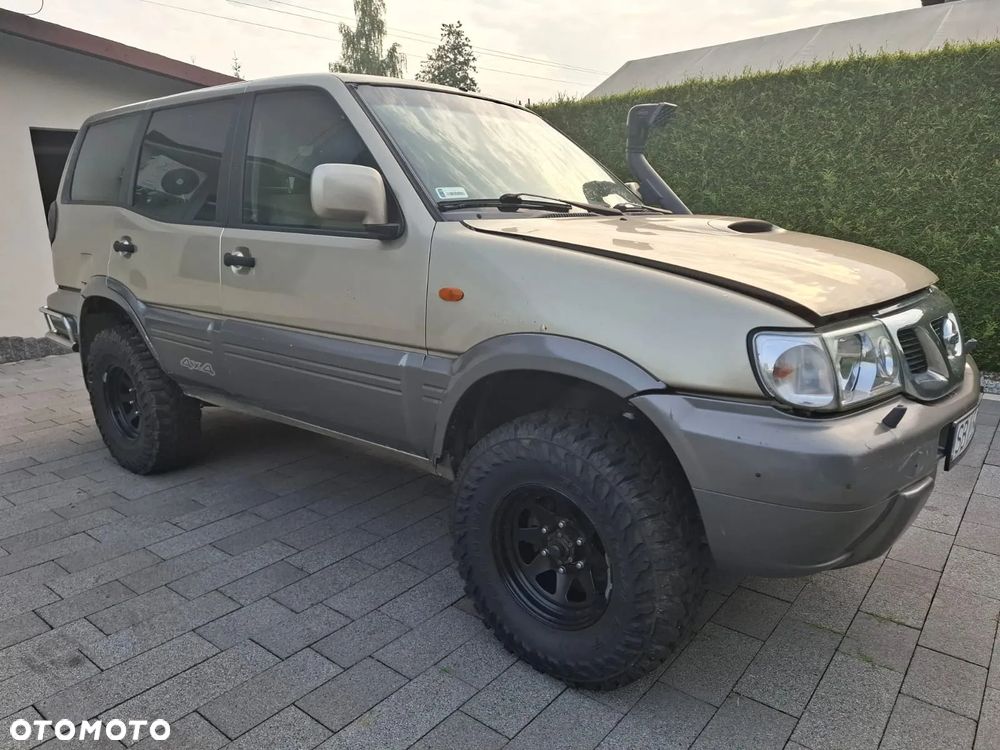 Nissan Terrano - 1