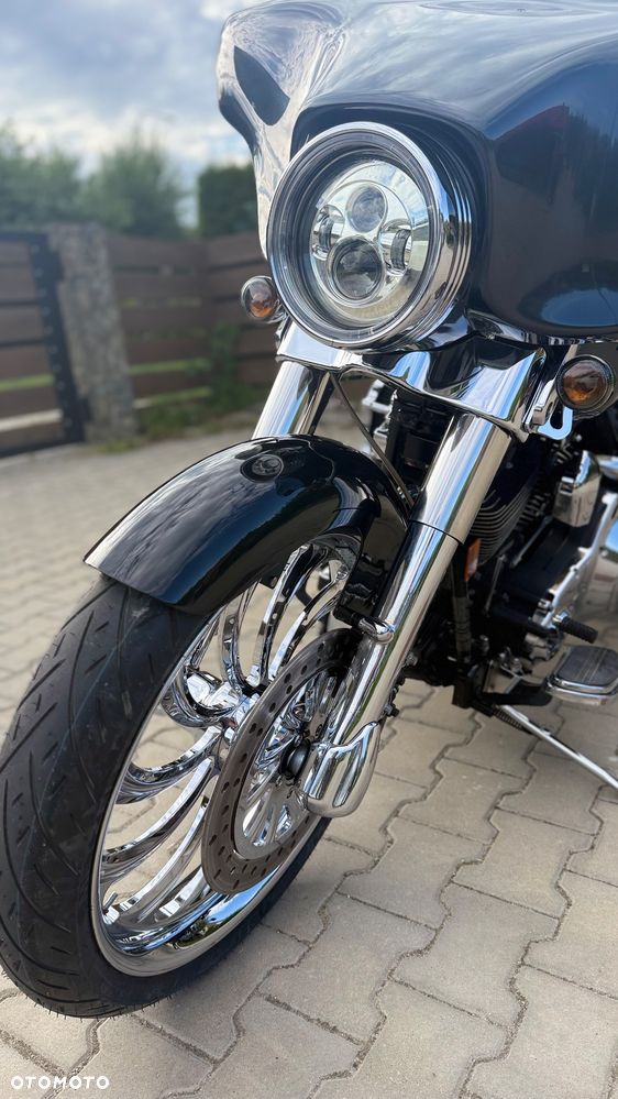 Harley-Davidson Touring Street Glide - 19