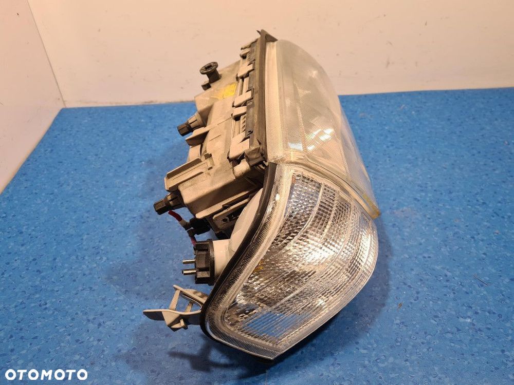 MERCEDES-BENZ W202 C 180 REFLEKTOR PRAWY - 3