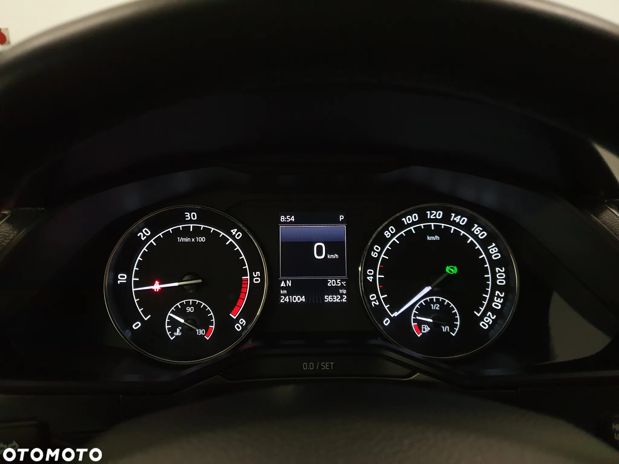 Skoda Superb 2.0 TDI Sportline DSG - 8