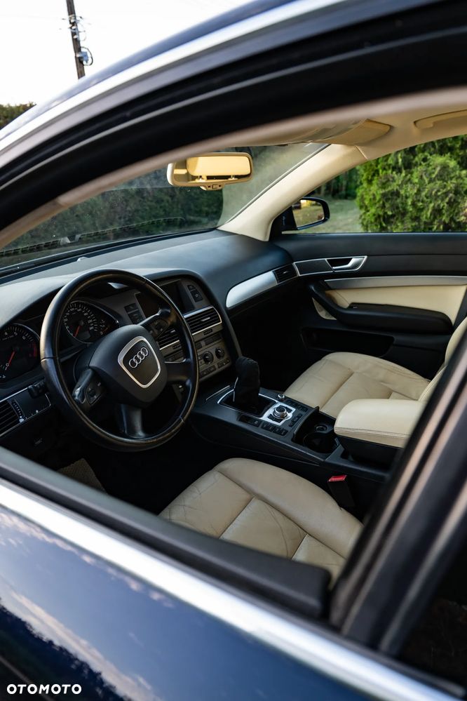 Audi A6 Limousine 2.4 - 32