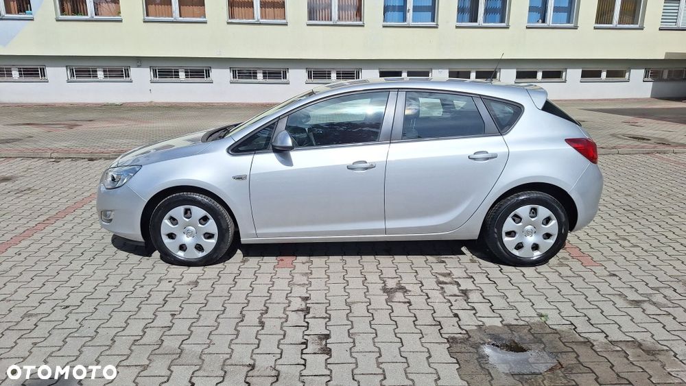 Opel Astra - 2