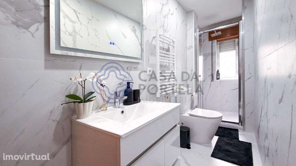 Apartamento T3 com garagem a 450m do Metro Santo Ovídio - Grande imagem: 4/24