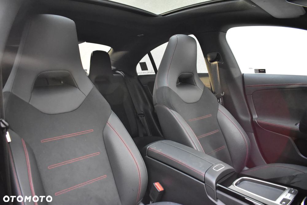 Mercedes-Benz CLA 220 7G-DCT AMG Line - 12